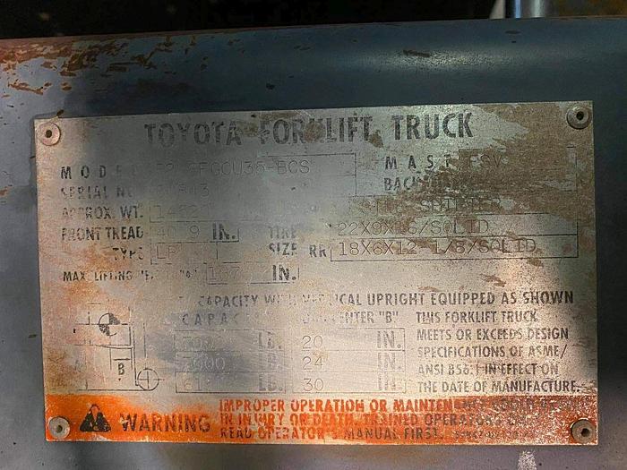 Used TOYOTA 52-6FGCU35-BCS 7,000 LB BOXCAR TYPE PROPANE FORK-LIFT