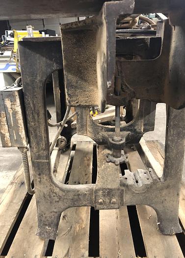 Used CAROLINA STYLE SINGLE-HEAD HORIZONTAL BORING MACHINE WITH RICHARDSON 4-SPINDLE HEAD