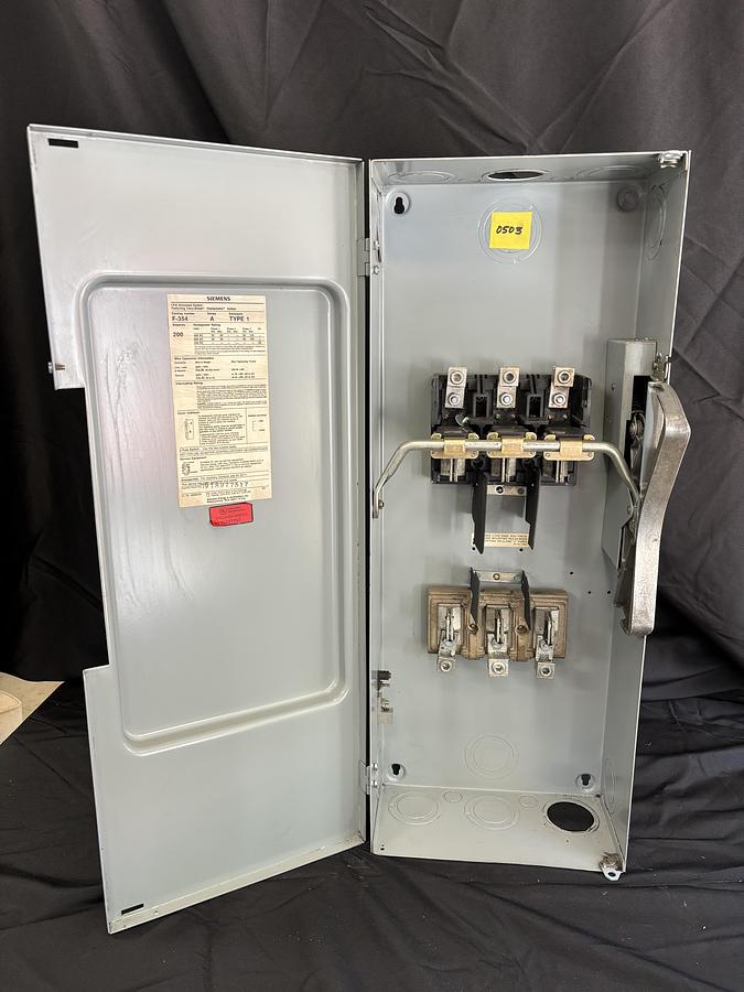 Used LOT OF VARIOUS ELECTRIC DISCONECTS AND PANAL BOXES