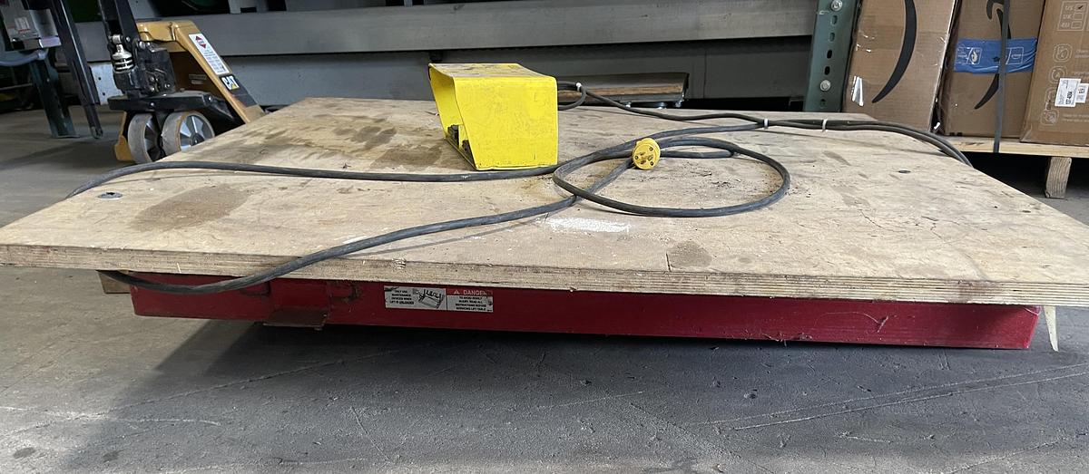 Used SOUTHWORTH 2' x 4' 1,500 LB. SCISSOR-LIFT