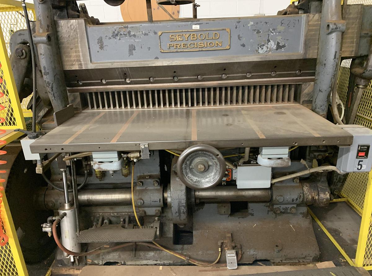 Used SEYBOLD 56" VENEER GUILOTINE CLIPPER