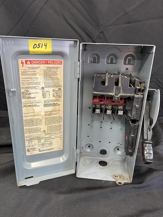 Used LOT OF VARIOUS ELECTRIC DISCONECTS AND PANAL BOXES