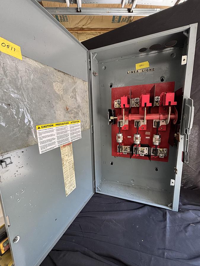 Used LOT OF VARIOUS ELECTRIC DISCONECTS AND PANAL BOXES