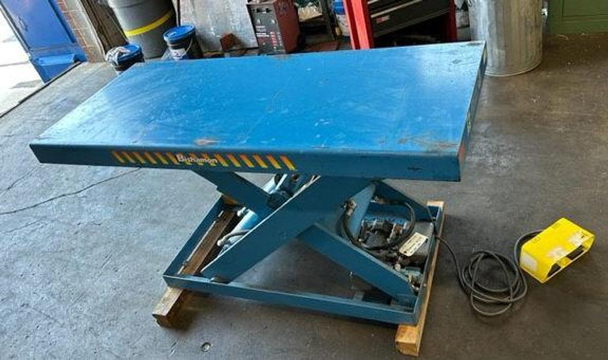 Used BISHAMON 4,500 LB. SCISSOR LIFT