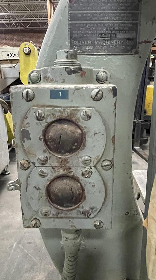 Used OLIVER 117-D, 30" BANDSAW