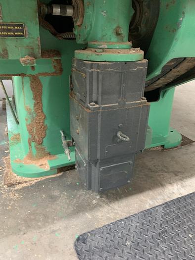 Used EKSTROM-CARLSON "E" STRAIGHT-LINE RIPSAW