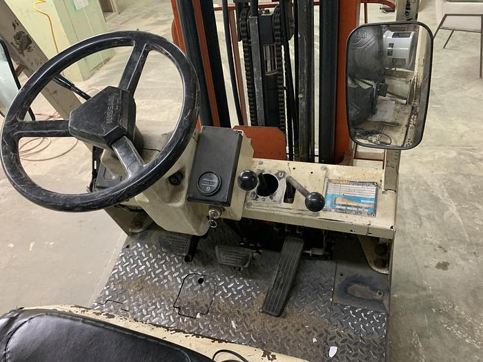 Used NISSAN CPH01A18V, 3,500 LB. PROPANE FORK-LIFT