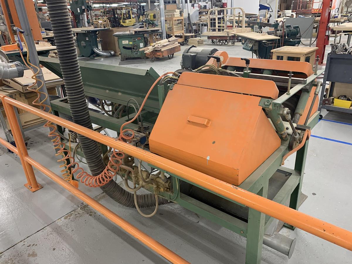 Used NICHOLS SEMI-AUTOMATIC CLEAT TRIM AND BORE MACHINE