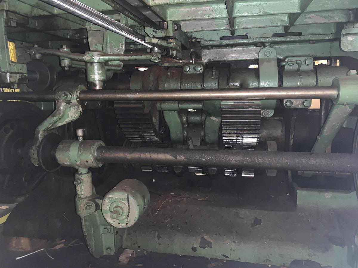 Used SEYBOLD 56" VENEER GUILOTINE CLIPPER