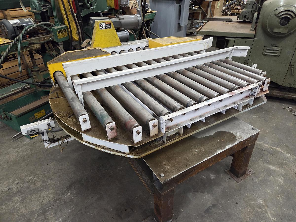 Used TURN-TABLE WITH POWER ROLLER CONVEYOR