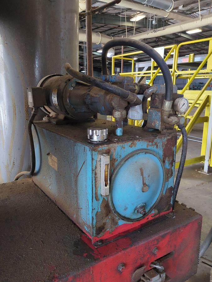 Used CRESSWOOD HF-36 VERTICAL WOOD WASTE GRINDER