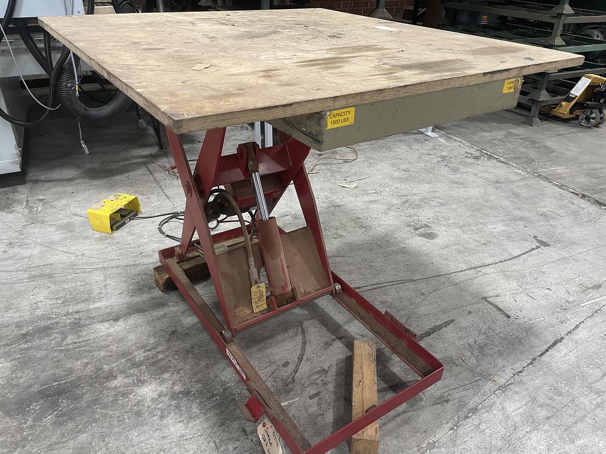 Used SOUTHWORTH 2' x 4' 1,500 LB. SCISSOR-LIFT