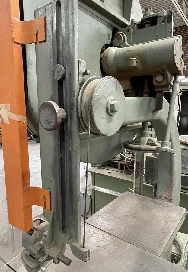 Used OLIVER 117-D, 30" BANDSAW