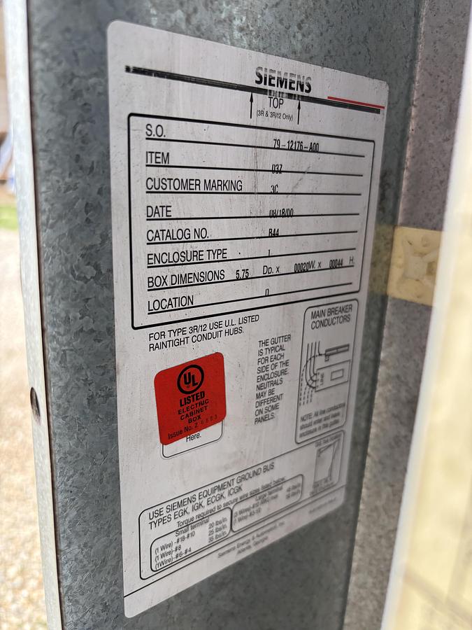 Used LOT OF VARIOUS ELECTRIC DISCONECTS AND PANAL BOXES