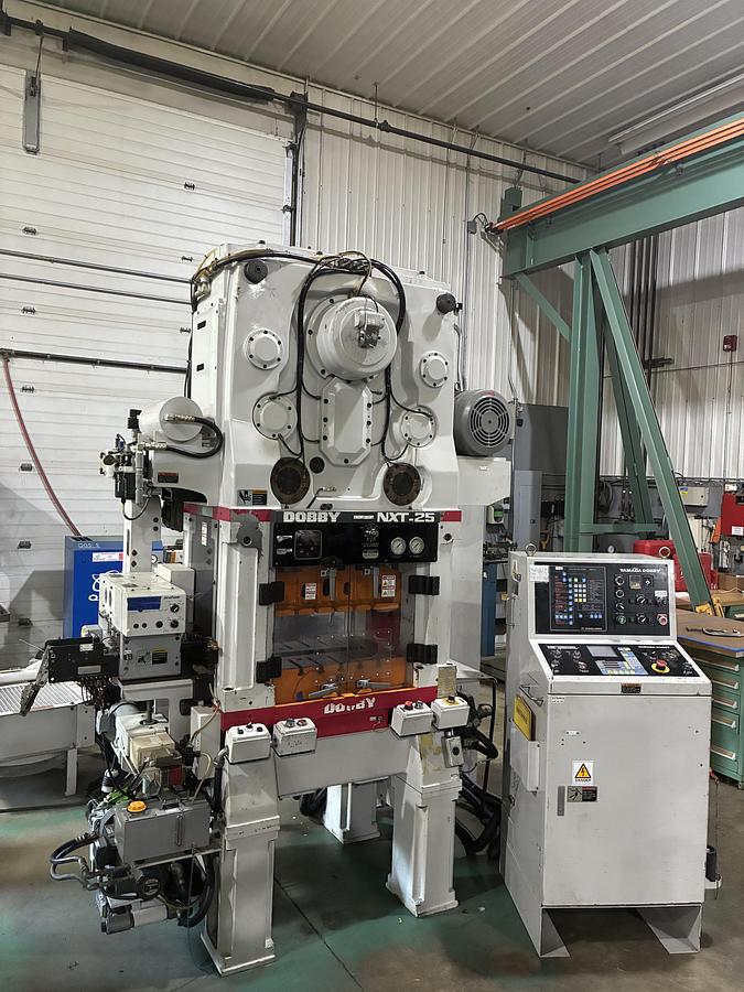 Used 2000 YAMADA DOBBY NXT251