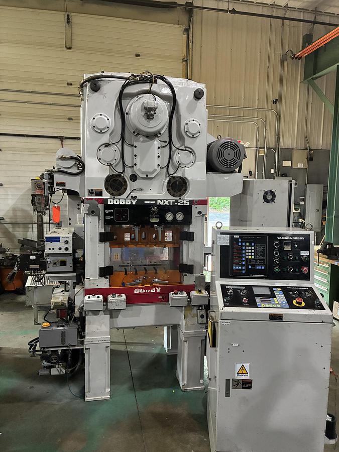 Used 2000 YAMADA DOBBY NXT251