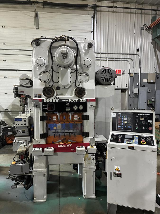 Used 2000 YAMADA DOBBY NXT251