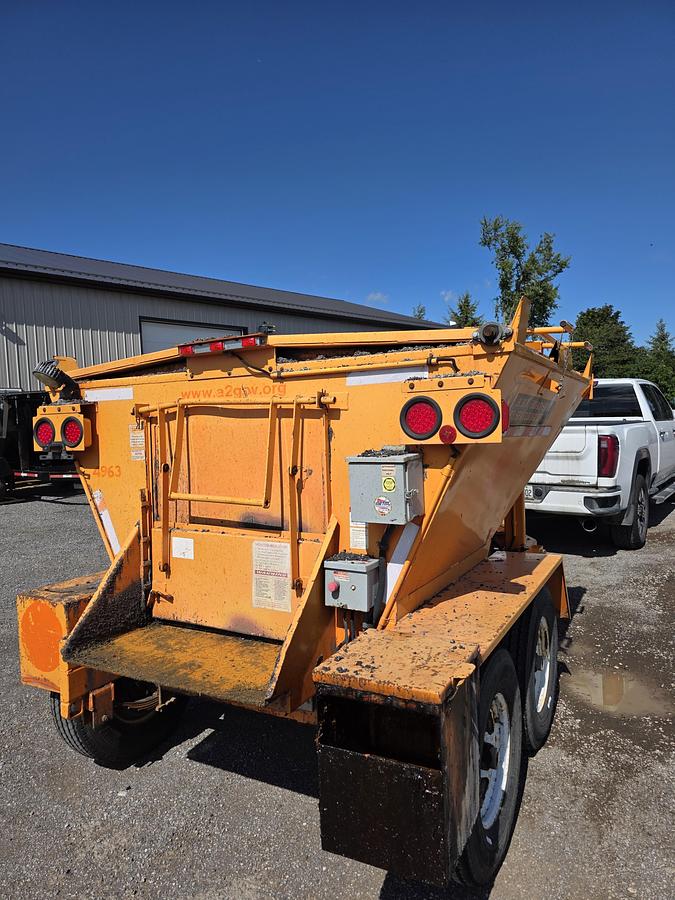 Used 2014 Spaulding Mfg 4 Ton Asphalt Hotbox