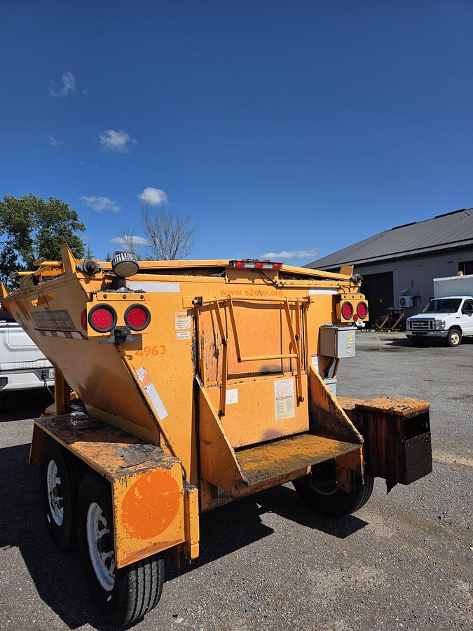 Used 2014 Spaulding Mfg 4 Ton Asphalt Hotbox