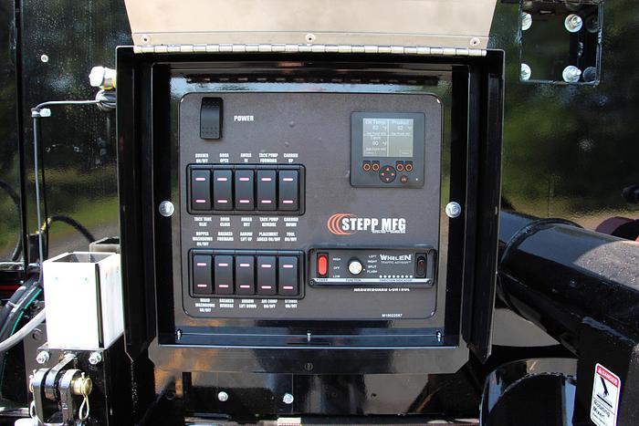 STPH Chassis Mounted Patch Truck – Oil Jacketed, Auger Delivery