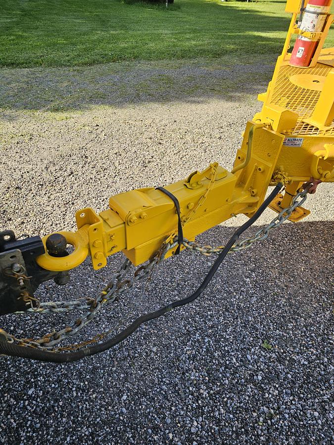 Used 2012 Marathon Equipment HMT8000 4 Ton Asphalt Hotbox