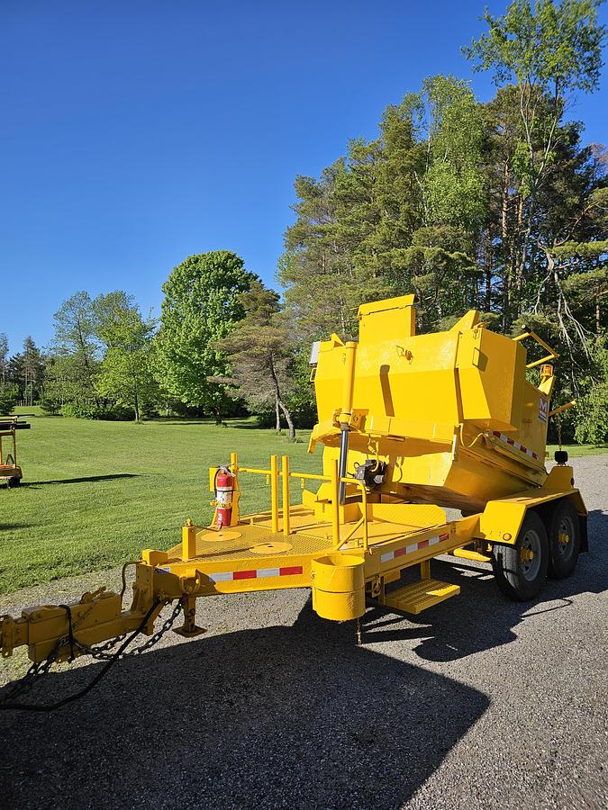 Used 2012 Marathon Equipment HMT8000 4 Ton Asphalt Hotbox