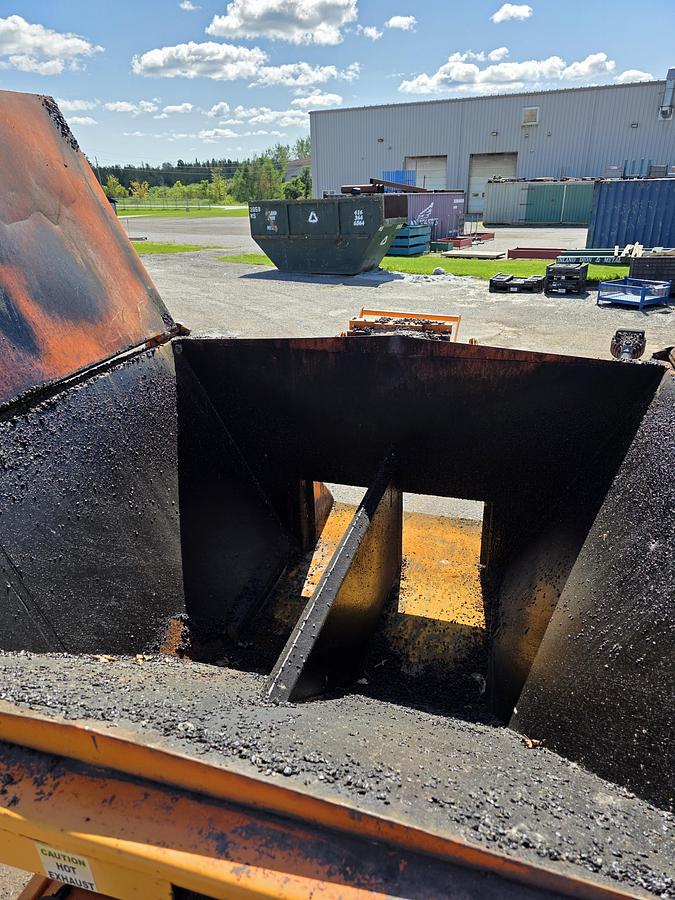 Used 2014 Spaulding Mfg 4 Ton Asphalt Hotbox
