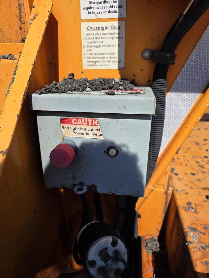 Used 2014 Spaulding Mfg 4 Ton Asphalt Hotbox