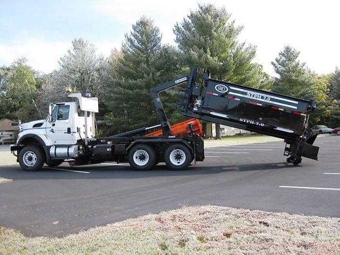 STPH Hook Mounted Patch Truck – Oil Jacketed, Auger Discharge