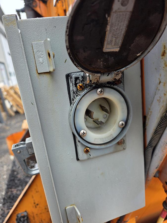 Used 2015 Spaulding Mfg 4 Ton Asphalt Hotbox