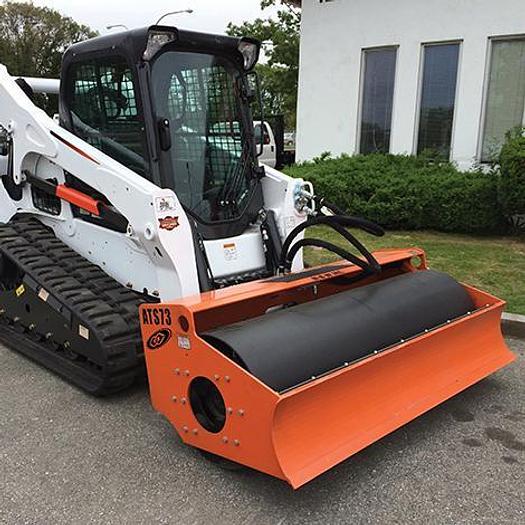 SKID STEER ROLLER ATTACHMENT