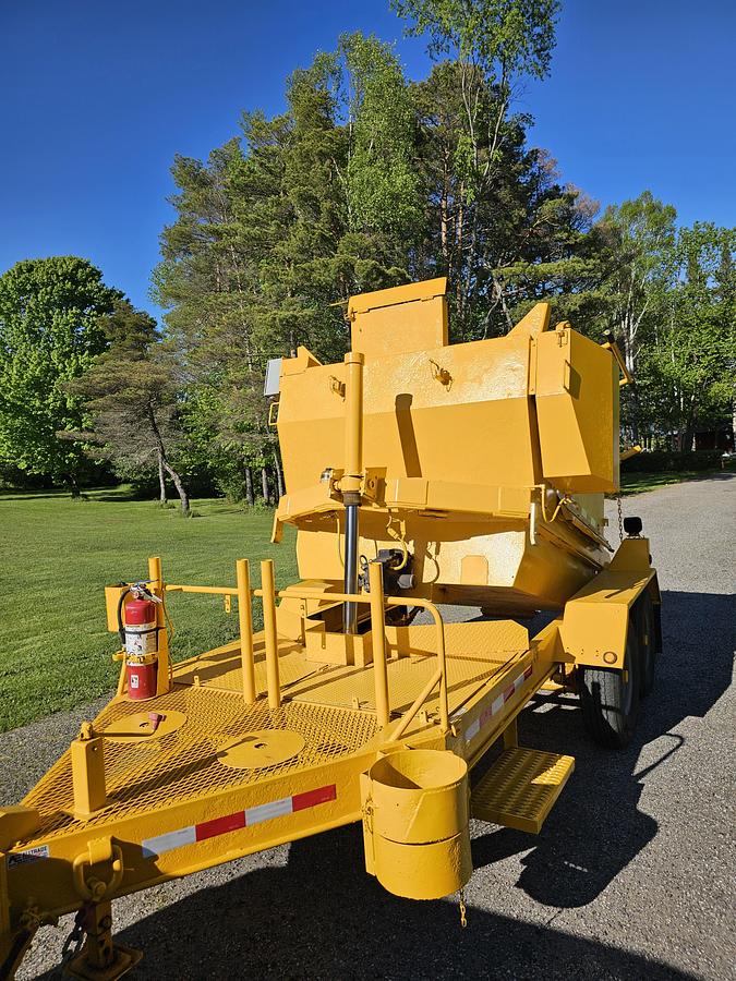 Used 2012 Marathon Equipment HMT8000 4 Ton Asphalt Hotbox