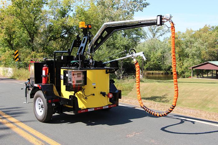 OJK-V Oil Jacketed Crack Sealer Vertical