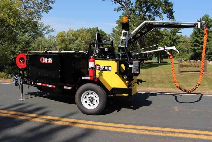 OJK-V Oil Jacketed Crack Sealer Vertical