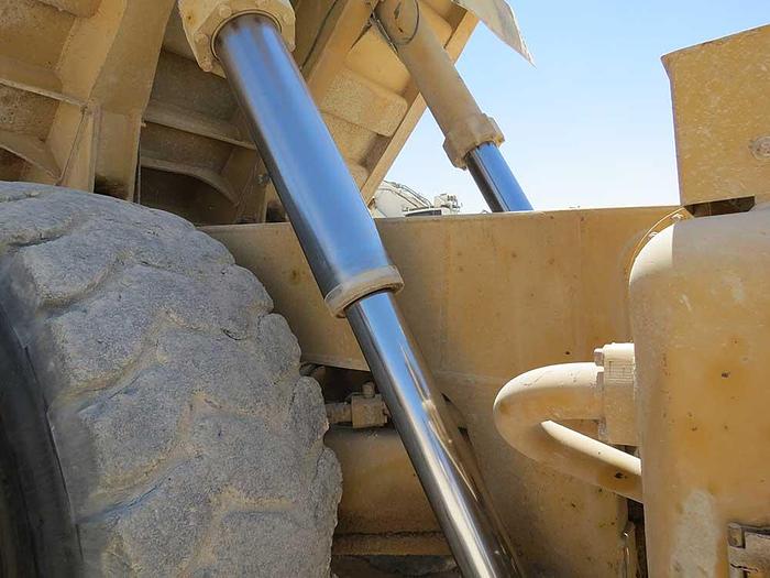 Used 2005 CATERPILLAR 775E