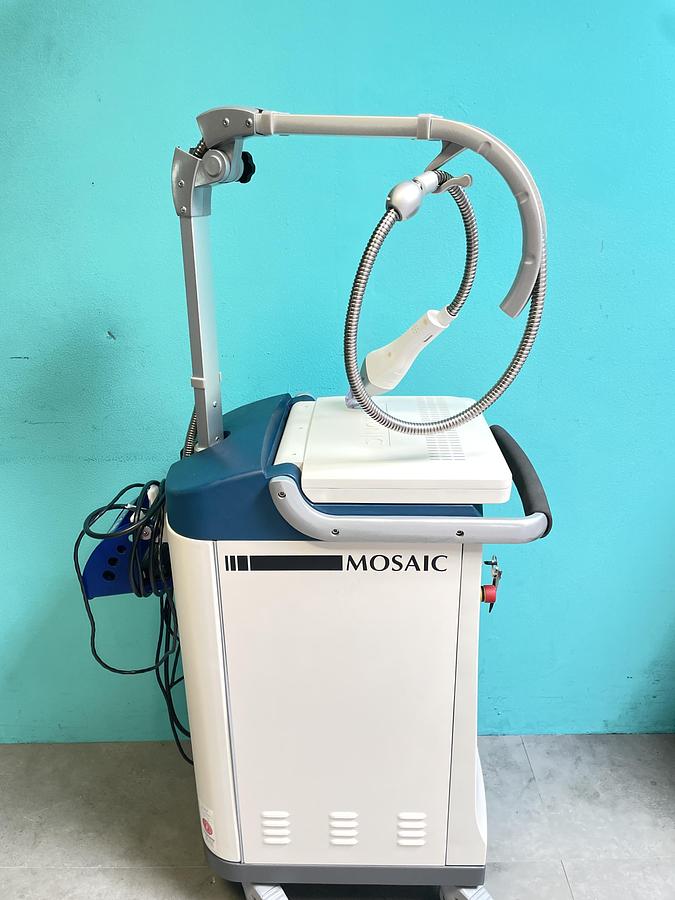 Gebraucht Lutronic Mosaic Class IV Glass Fiber Laser