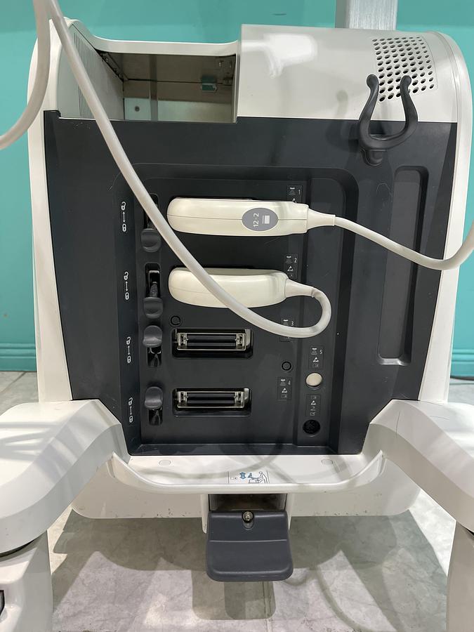 Gebraucht Hitachi ALOKA Arietta 65 Ultraschallgerät mit zwei Sonden