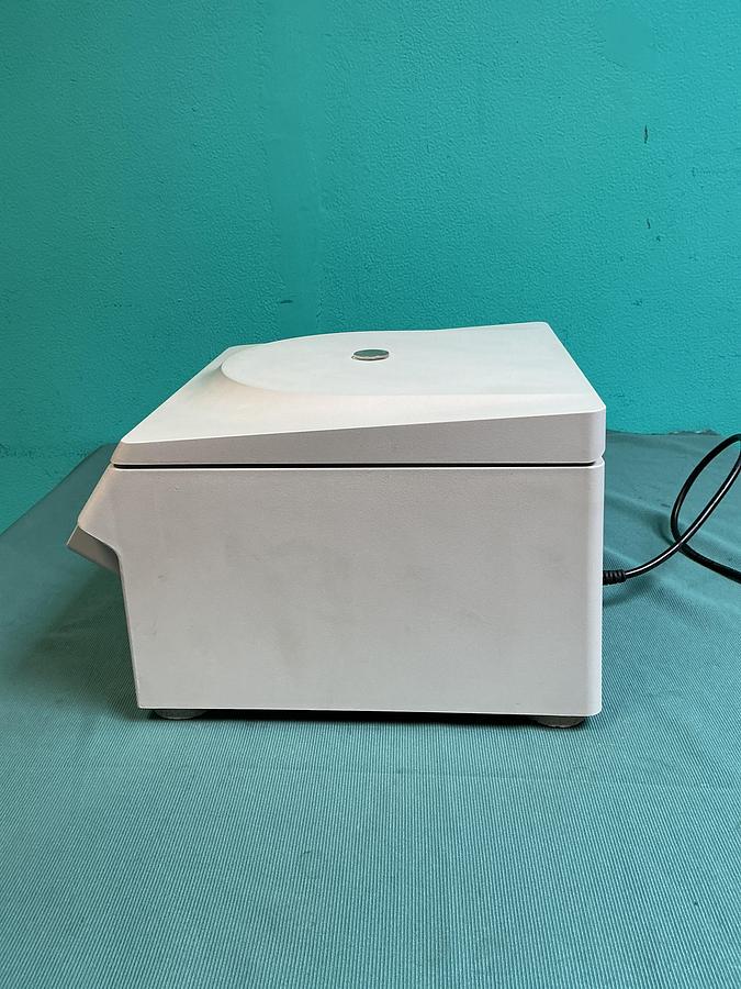 Gebraucht Eppendorf Centrifuge 5417C Mikrozentrifuge