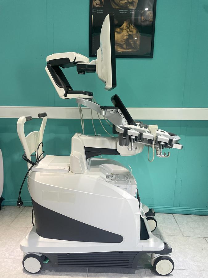 Gebraucht Hitachi ALOKA Arietta 850 Ultraschallgerät mit zwei Sonden und Drucker