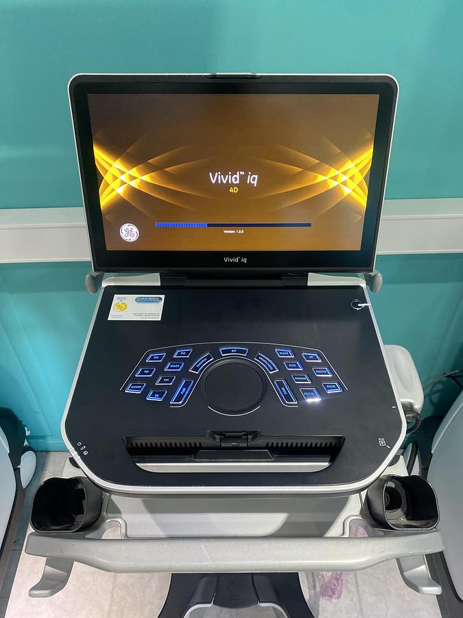 Gebraucht GE Vivid iq Ultraschallgerät mit M5Sc-RS Kardiosonde