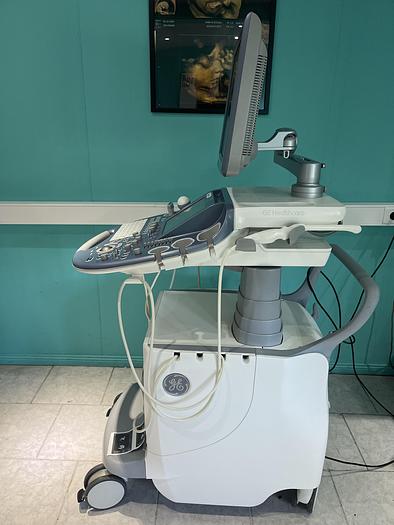 Used GE Voluson E8 Ultraschallgerät mit zwei Sonden und Drucker