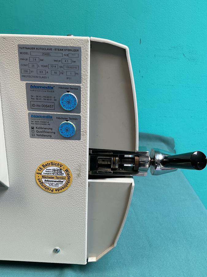 Gebraucht Tuttnauer 2540 Dampfsterilisator