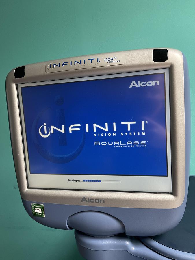Used Alcon INFINITI® Vision System chirurgisches Gerät