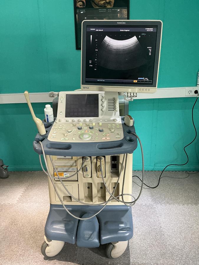 Gebraucht Toshiba iSTYLE Ultraschallgerät mit zwei Sonden 