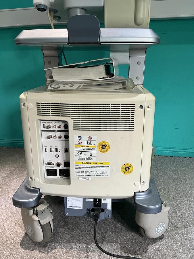Gebraucht GE Logiq P5 Ultraschallgerät mit zwei Sonden