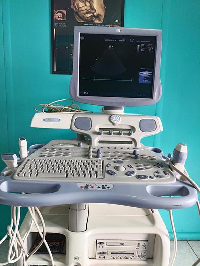 Gebraucht GE Vivid 7 Ultraschallgerät Dimension´08 mit 4D echo ,TEE Sonde ,Linear ,Sector