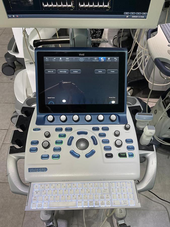 Gebraucht GE Vivid S70 Ultraschallgerät mit zwei Sonden 