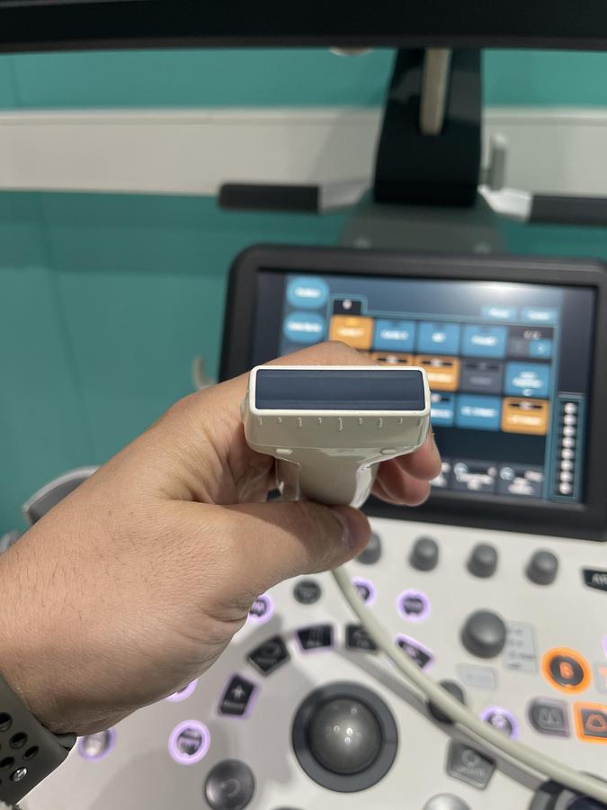 Gebraucht Hitachi ALOKA Arietta 65 Ultraschallgerät mit zwei Sonden