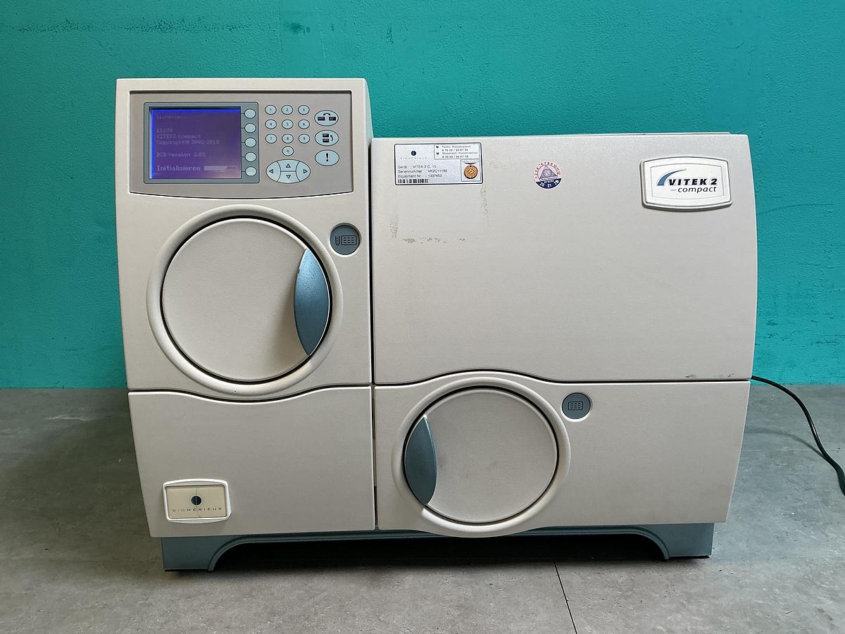 Gebraucht bioMérieux VITEK 2 Compact mikrobiologisches Analysesystem
