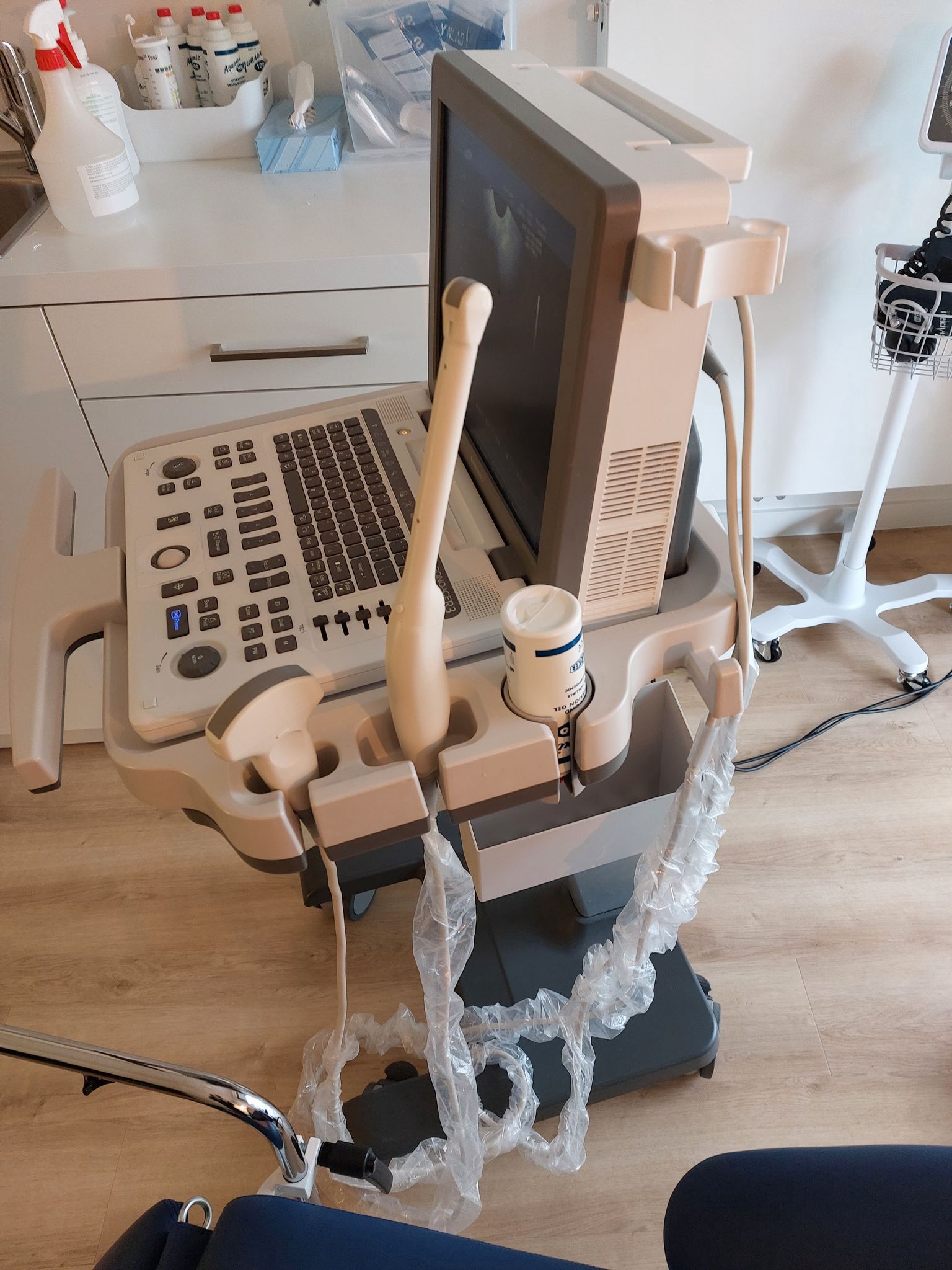 Gebraucht Samsung Sonoace R3 Ultraschallgerät mit 2 Sonden zum Verkauf ...